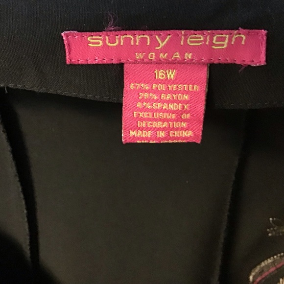 SUNNY LEIGH women’s midi skirt  sz 16W   BLACK w rose color machine sown flowers - Picture 4 of 5